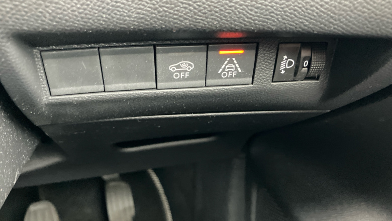 Peugeot 208 1.2 PureTech 100 Allure Premium 5dr Petrol Hatchback